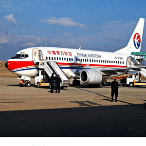 丽江三义机场托运航空快运业稳步发展的原因是什么？